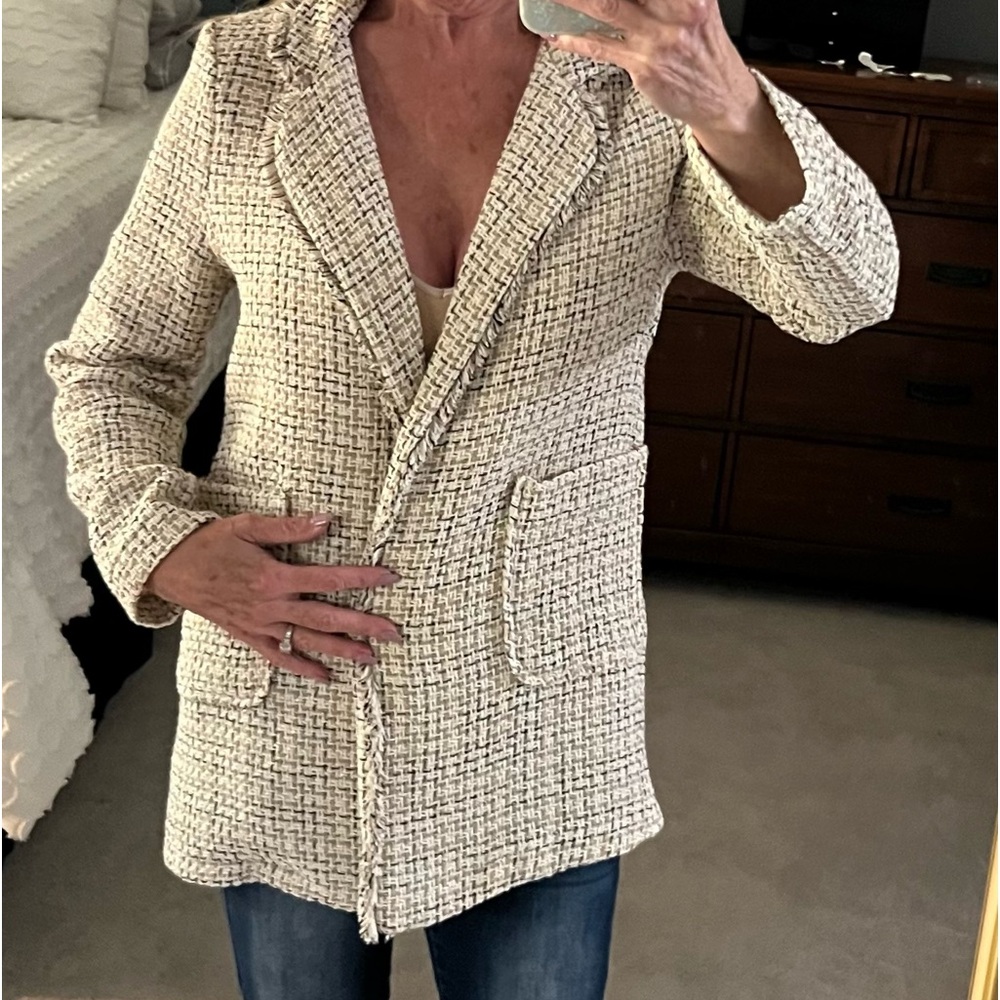 Fabulous tweed jacket/coat.